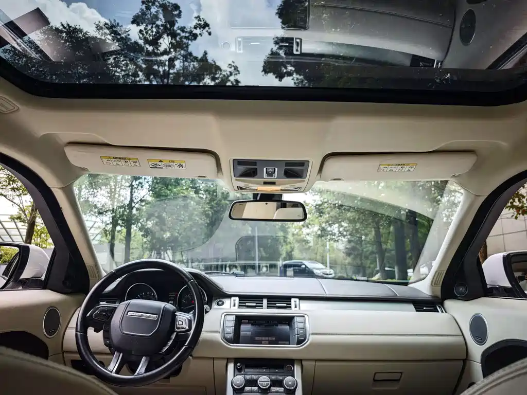 Land Rover Evoque (Import) — миниатюра 17