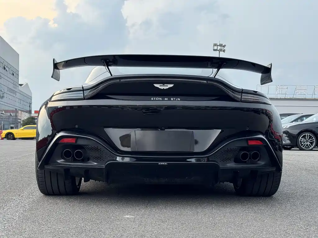 Aston Martin V8 Vantage 2020 4.0T V8 Coupe