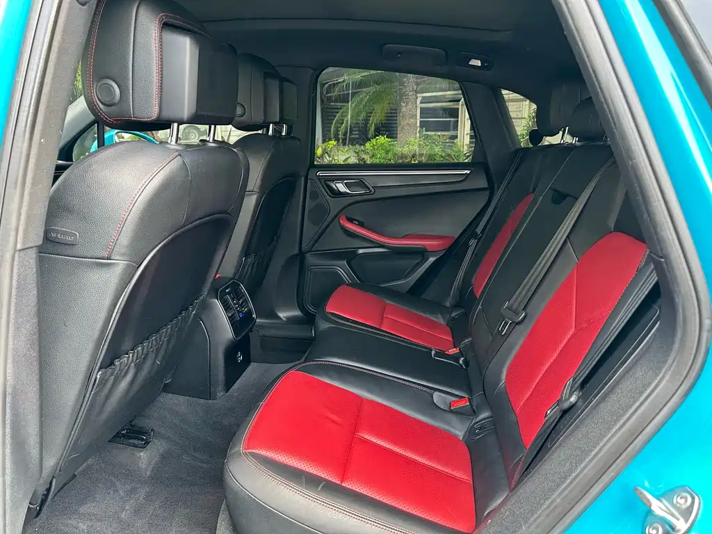 Porsche Macan — миниатюра 27