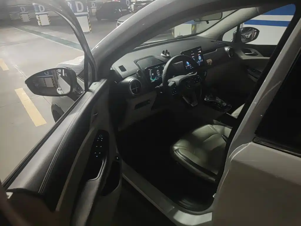BYD Yuan Pro — миниатюра 12