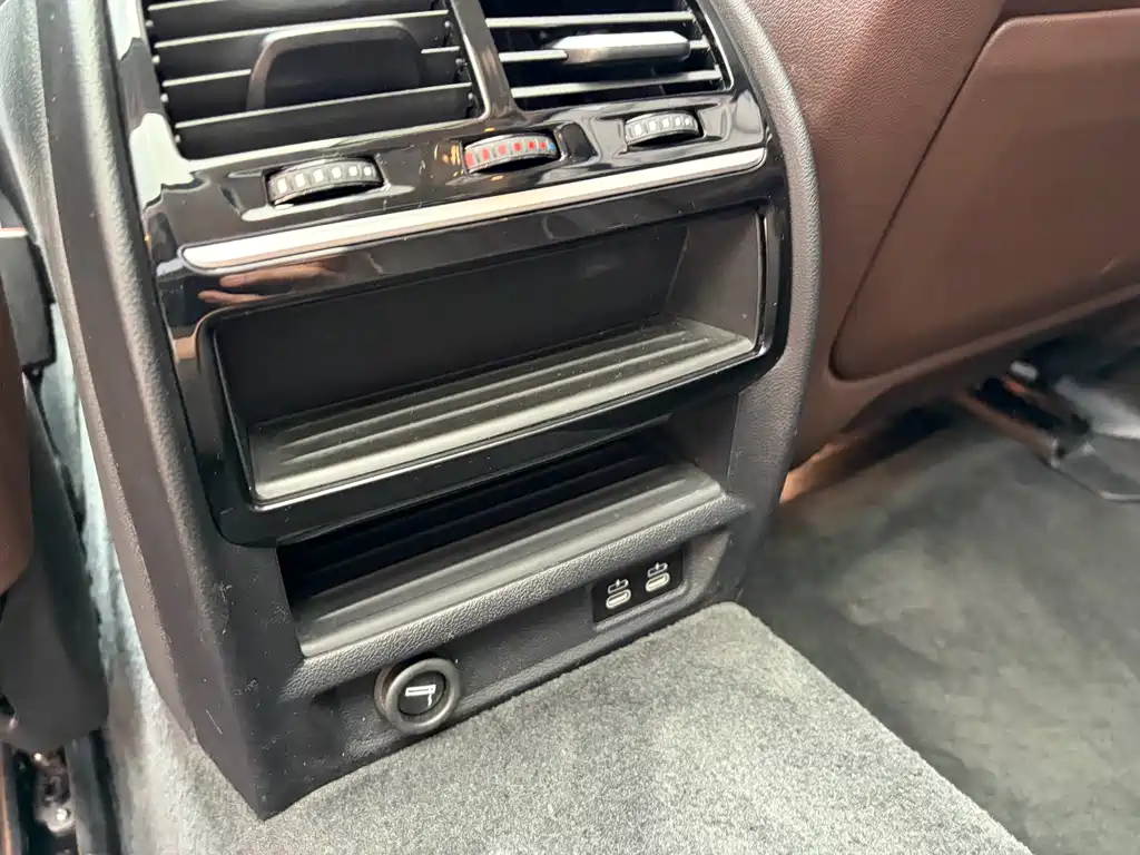 BMW 5 Series — миниатюра 46