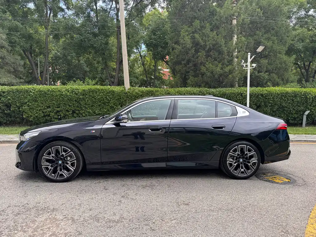 BMW 5 Series 5 2025 530Li Premium M Sport