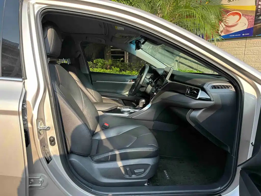 Toyota Camry — миниатюра 27