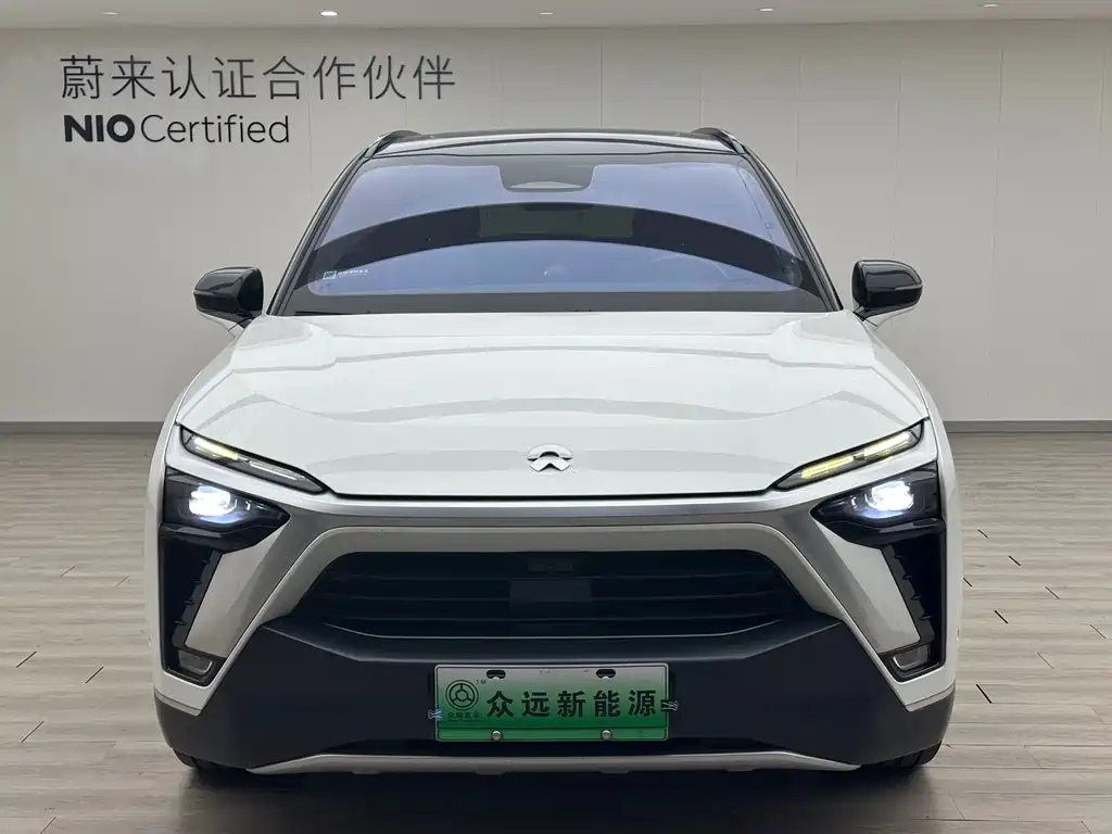 NIO ES8 2020 415KM мест