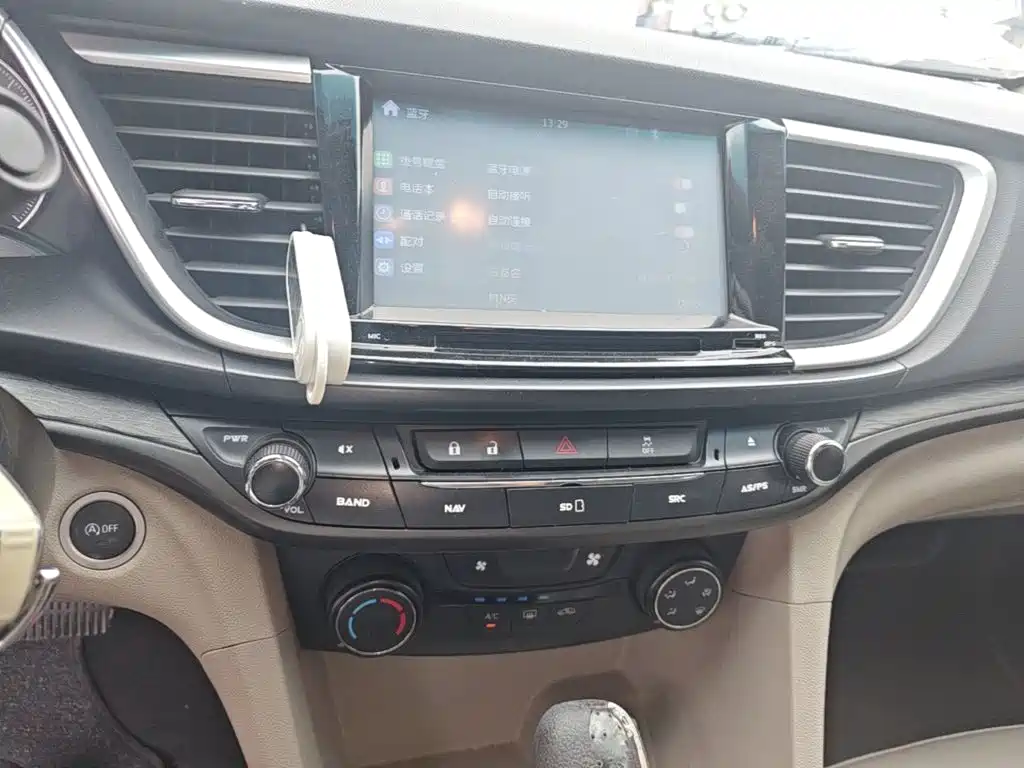 Buick Excelle — миниатюра 13