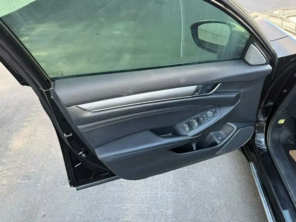 Honda Accord — миниатюра 9