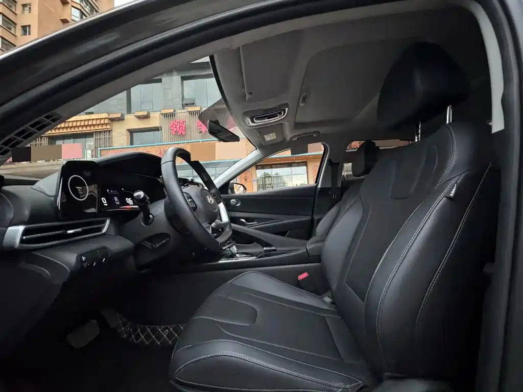 Hyundai Elantra — миниатюра 7