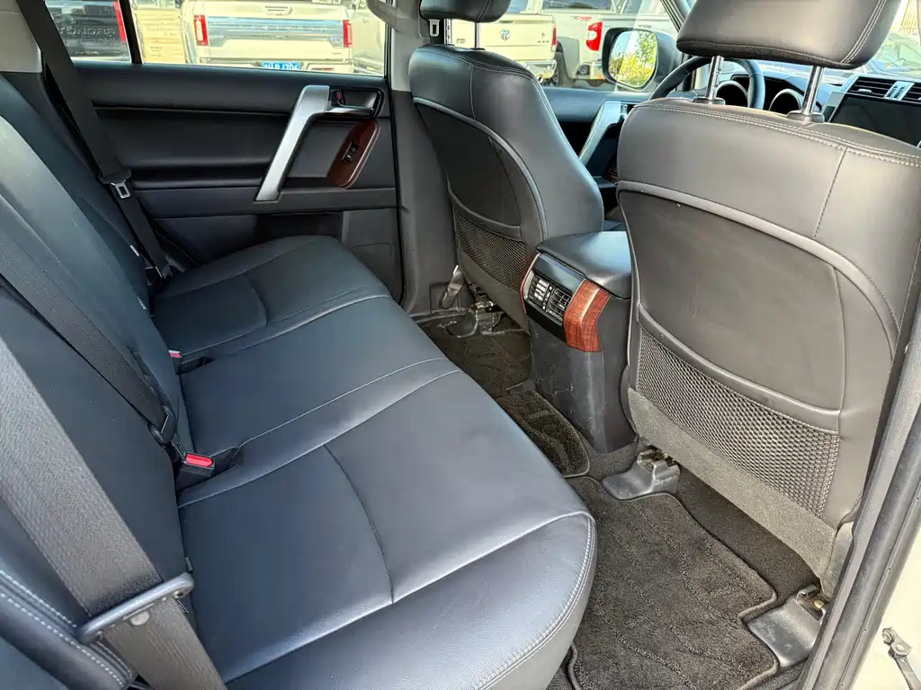 Toyota Prado — миниатюра 14