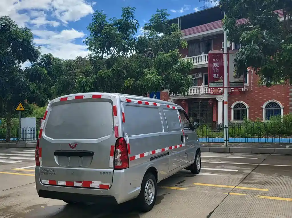 Wuling Rongguang EV — миниатюра 11