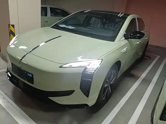 2026 Hongqi EH7