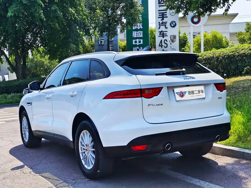 Jaguar F-PACE — миниатюра 4