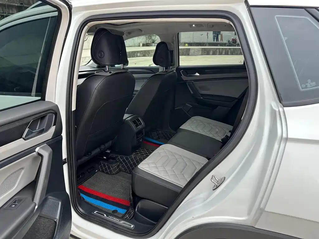 Volkswagen Tayron 2023 300TSI Luxury Plus