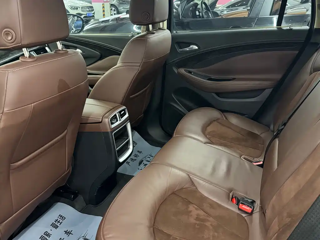 Buick Envision Plus — миниатюра 6