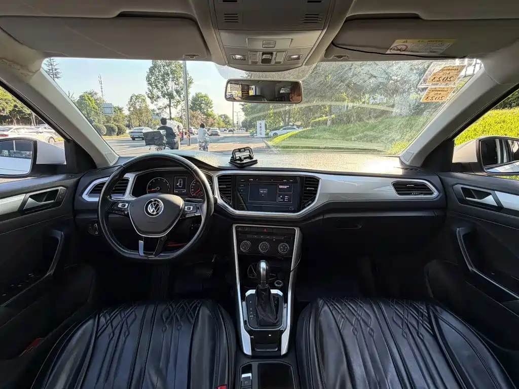 Volkswagen T-Roc — миниатюра 13