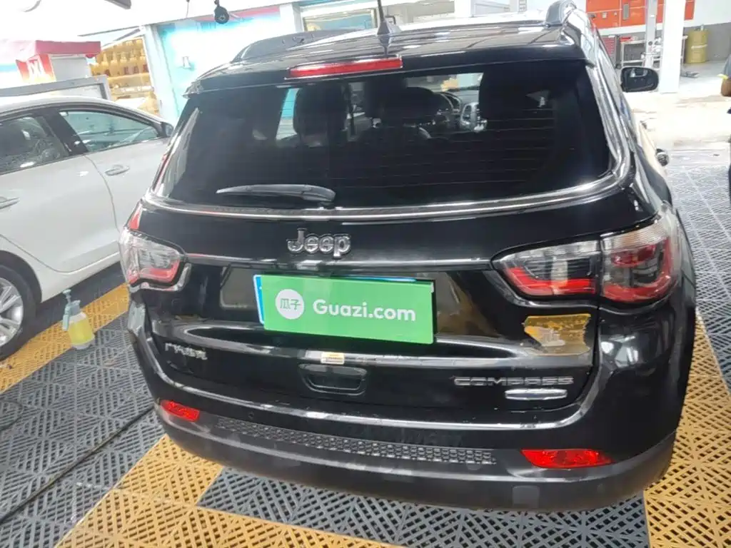 Jeep Compass — миниатюра 6