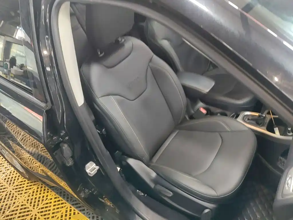 Jeep Compass — миниатюра 25