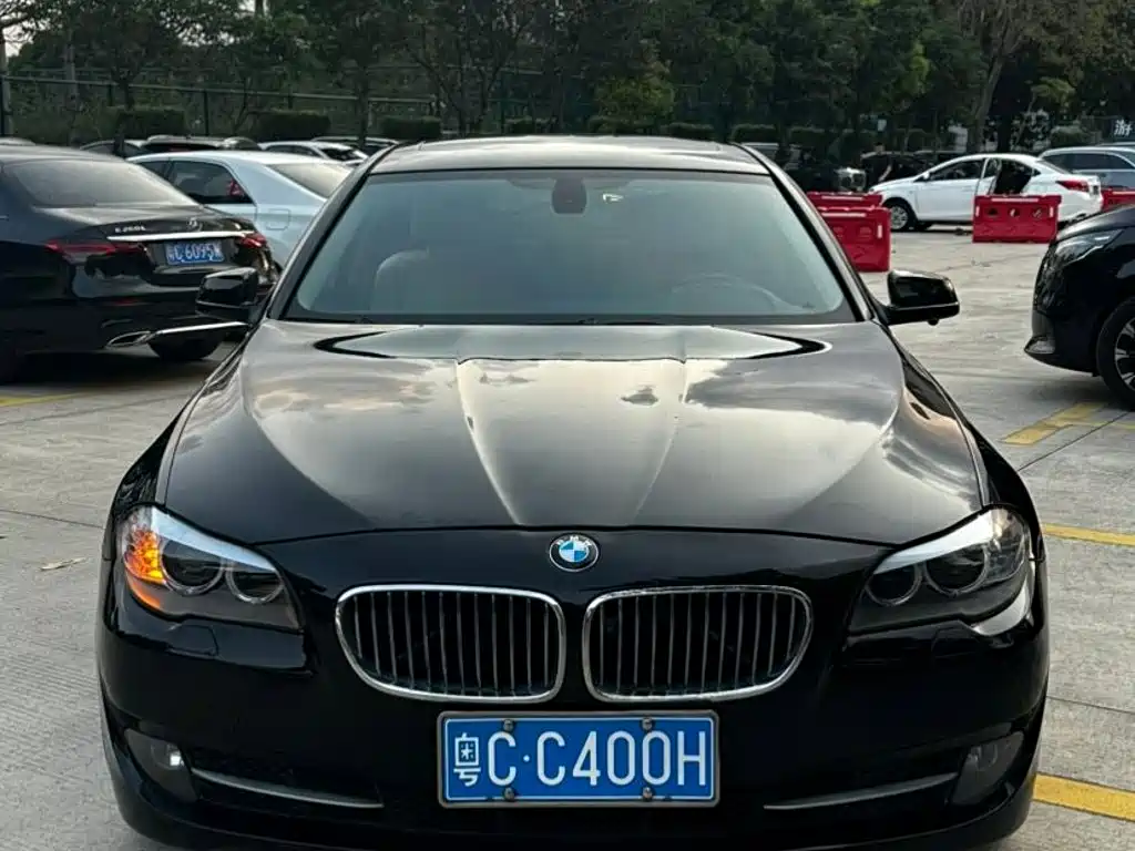 BMW 5 Series — миниатюра 2