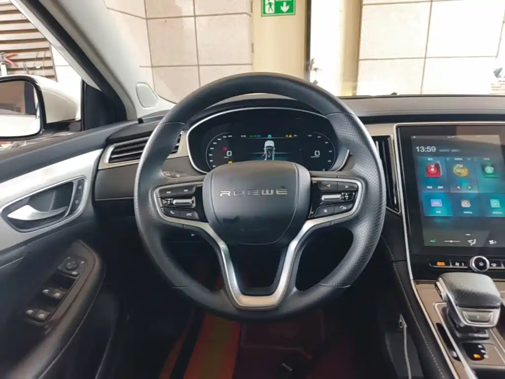 Roewe i6 MAX New Energy — миниатюра 11
