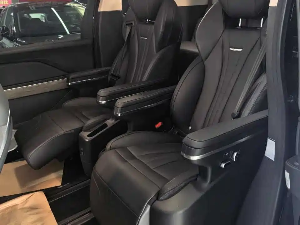 Hongqi HQ9 PHEV 2024 2.0T