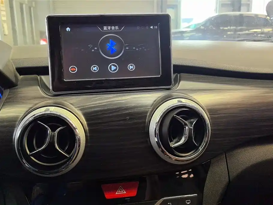 BAIC New Energy EX — миниатюра 13