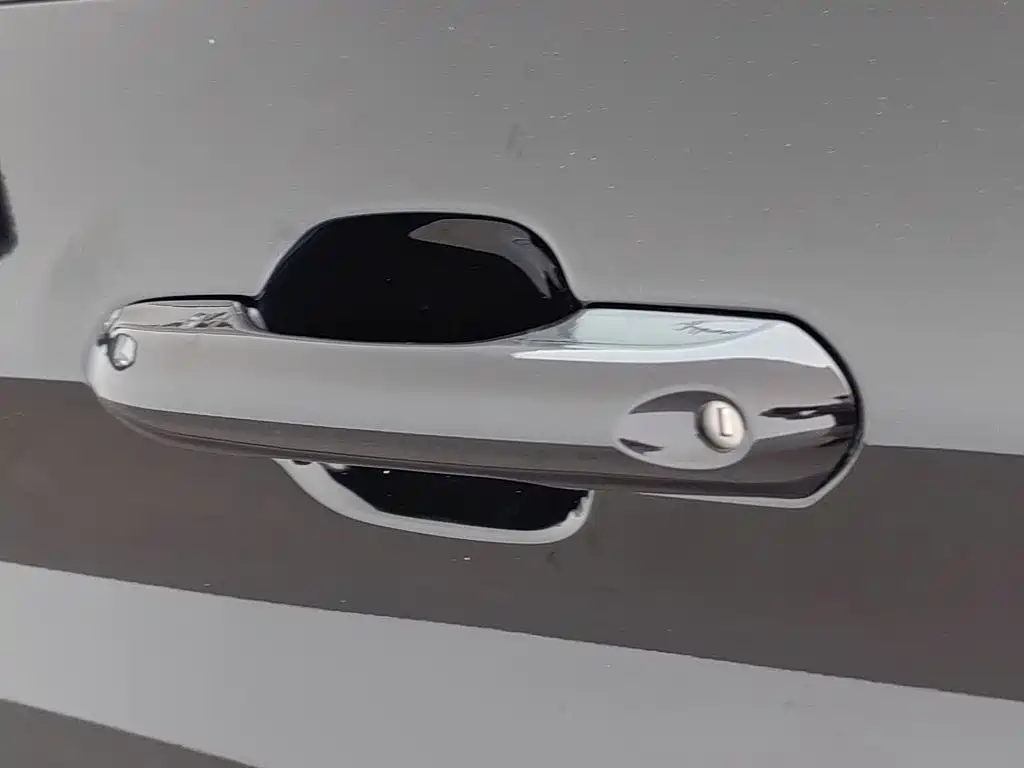 Ford Explorer — миниатюра 18