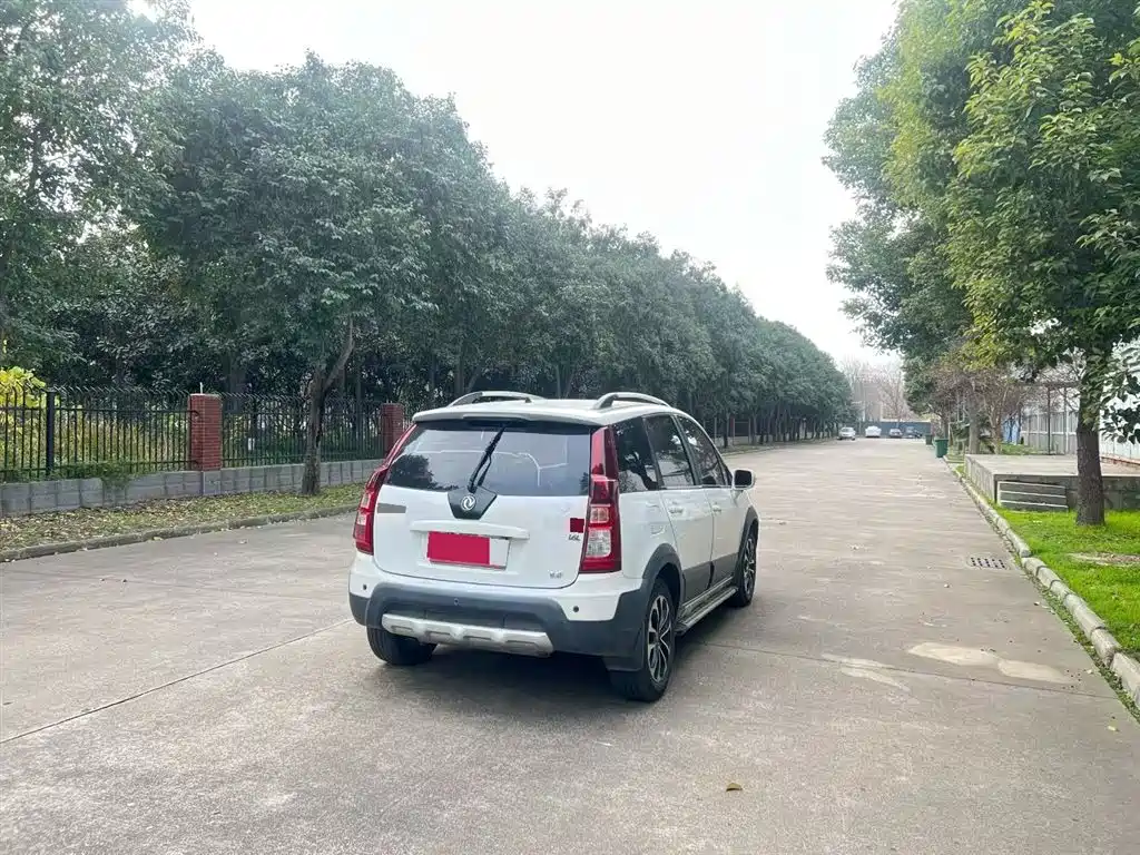 Dongfeng X5 2016 1.6L MT Luxury