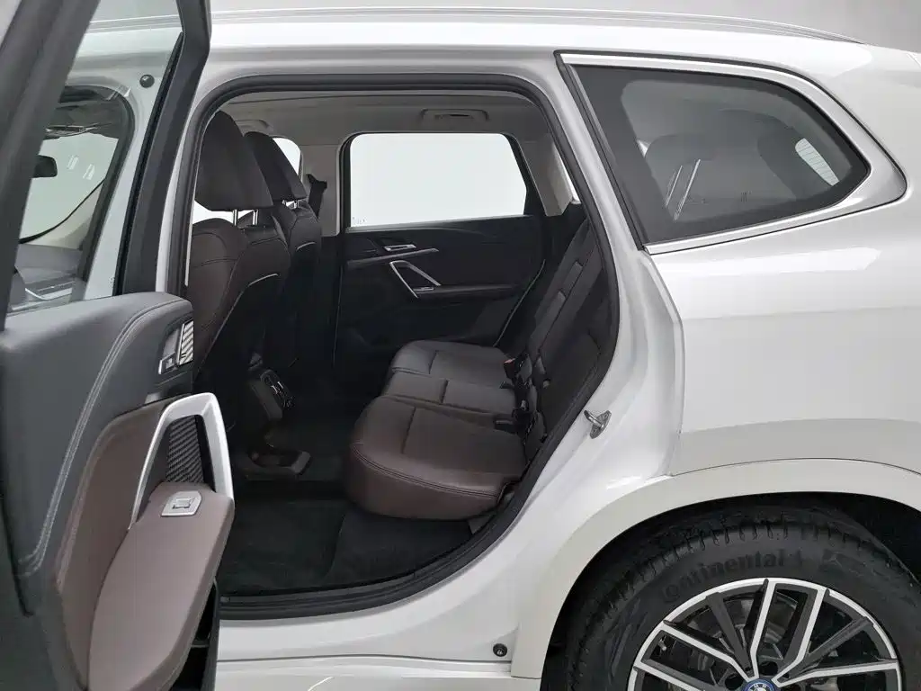 BMW iX1 — миниатюра 15
