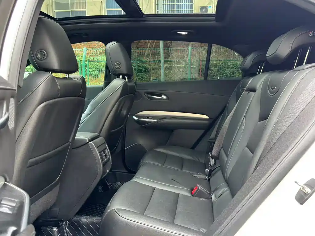 Cadillac XT4 2018 28T Lead