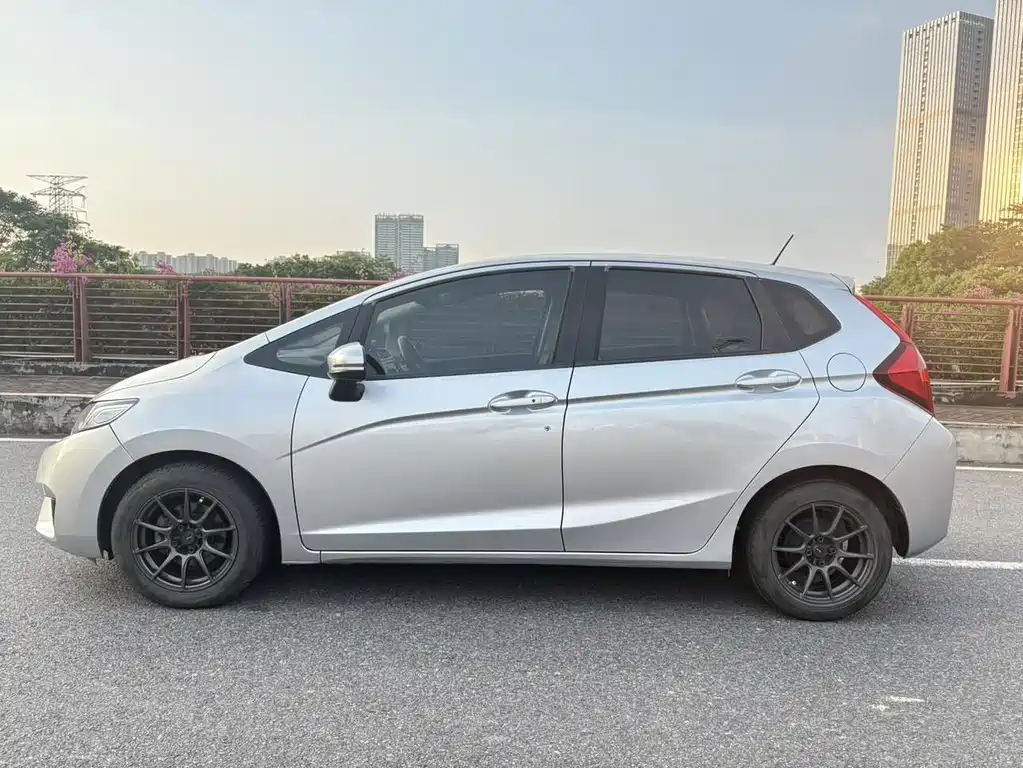 Honda Fit — миниатюра 7