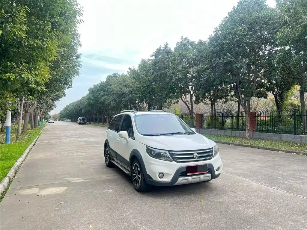 Dongfeng X5 2016 1.6L MT Luxury