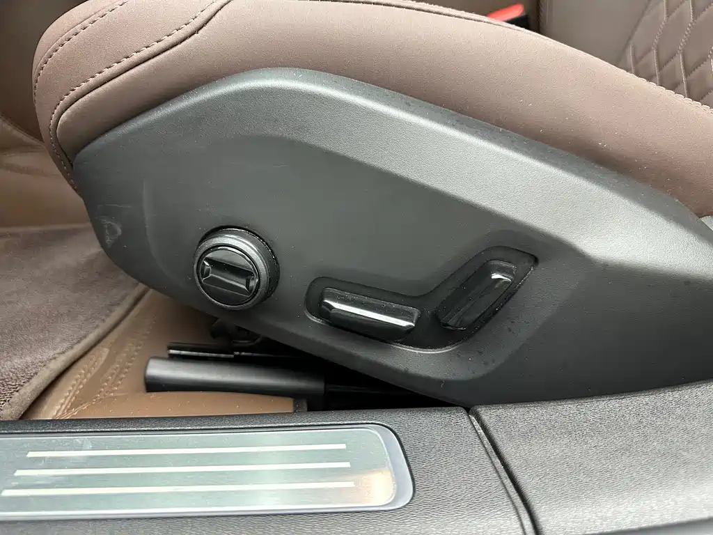 Volvo S90 — миниатюра 39