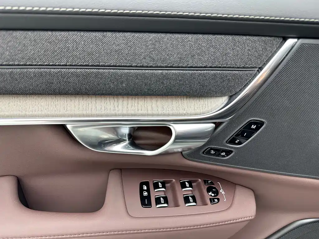 Volvo S90 — миниатюра 18