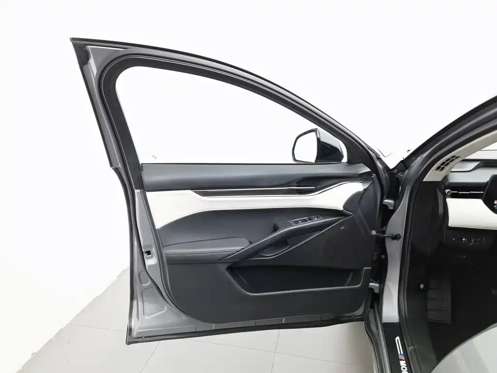 Ford Mondeo — миниатюра 8