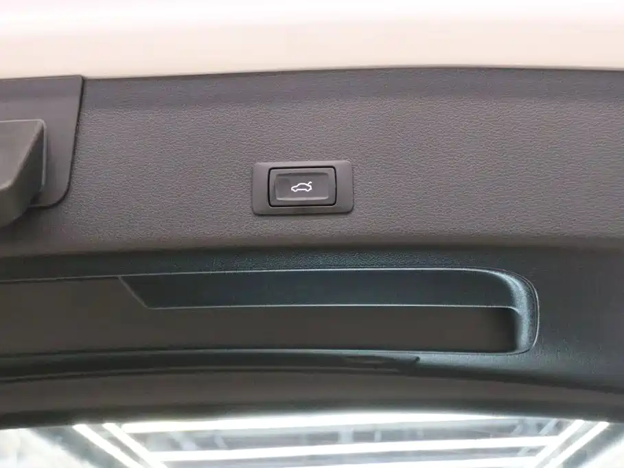 Audi e-tron — миниатюра 17