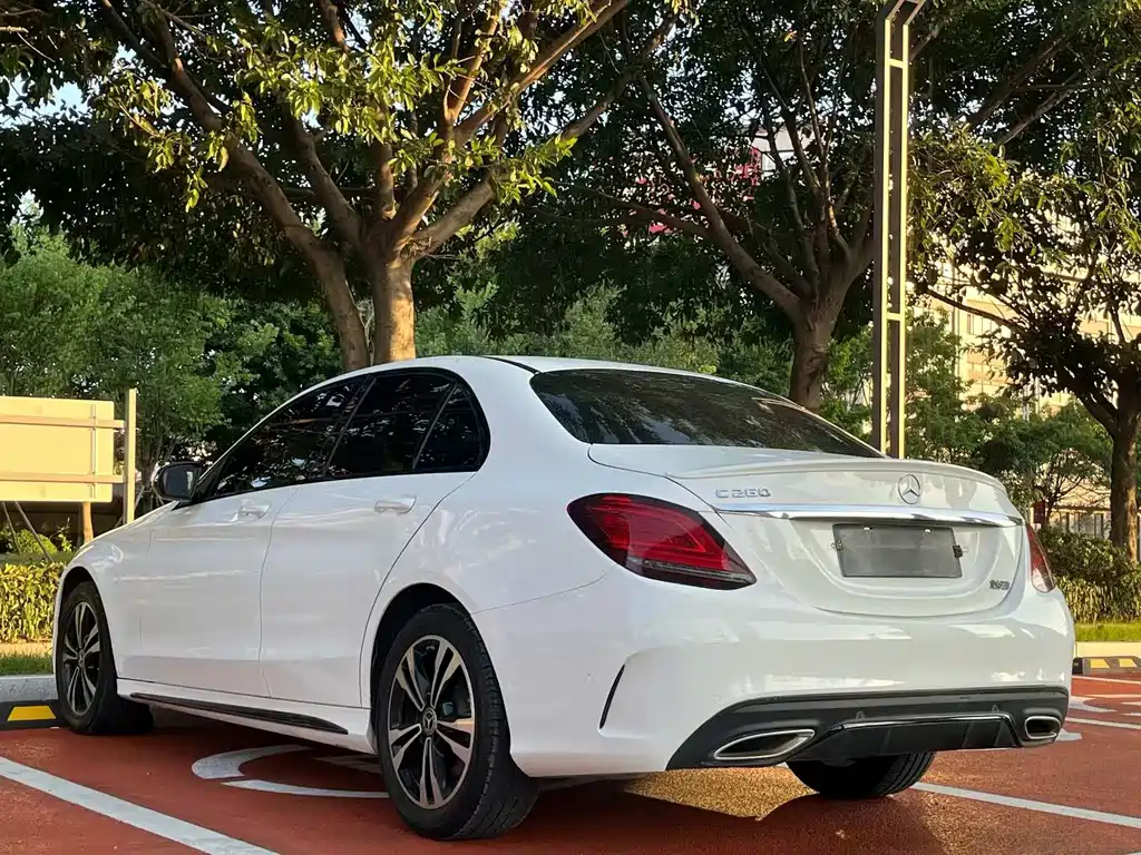 Mercedes-Benz C-Class — миниатюра 7