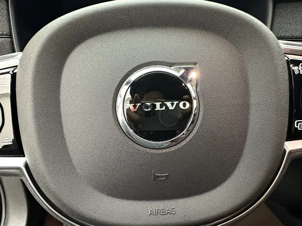 Volvo S90 — миниатюра 32
