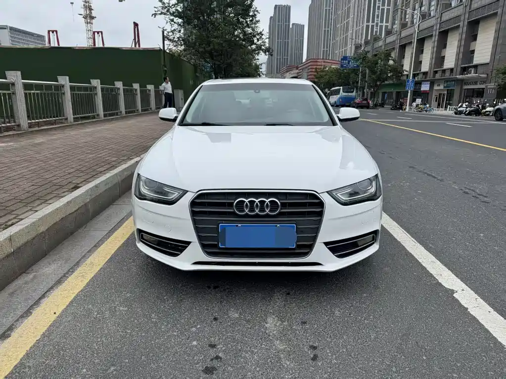 Audi A4L 2013 35 TFSI AT Comfort