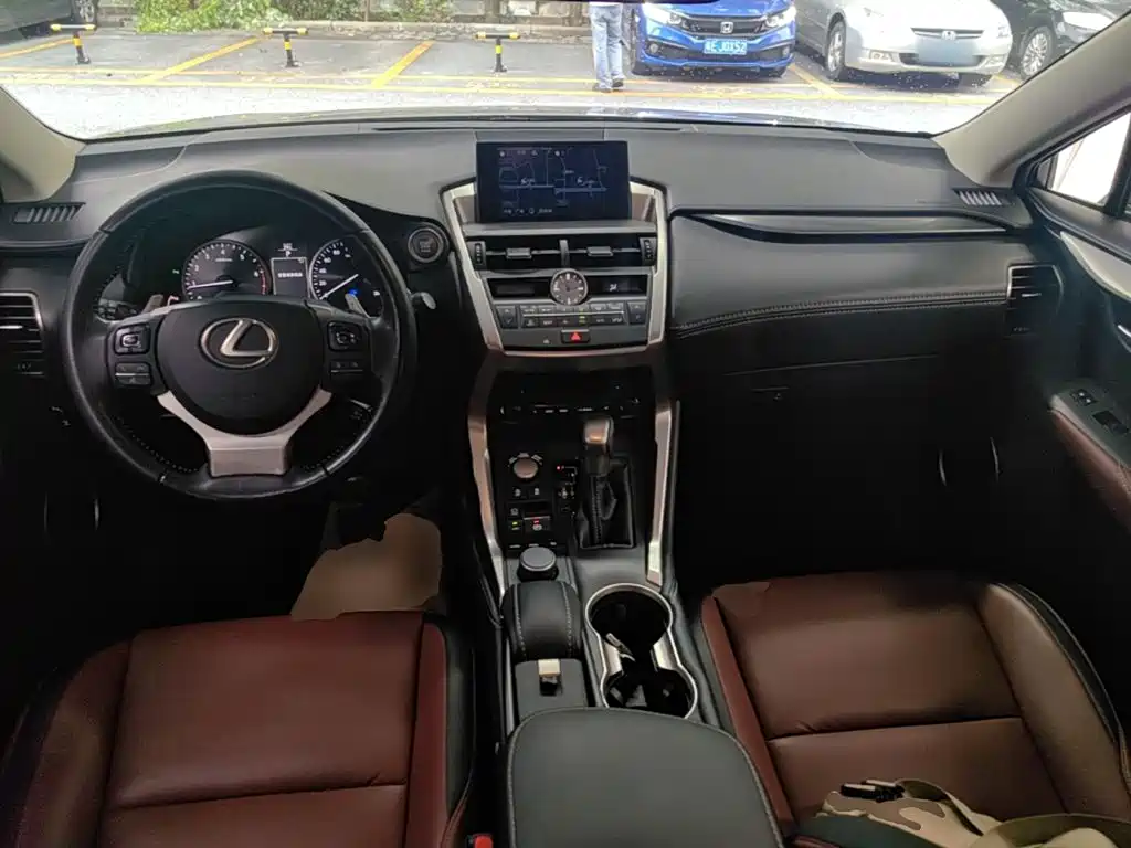 Lexus NX — миниатюра 10