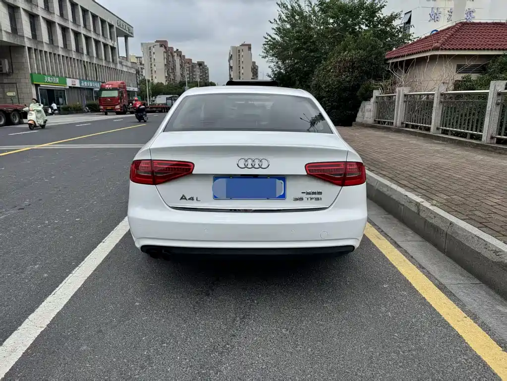 Audi A4L 2013 35 TFSI AT Comfort