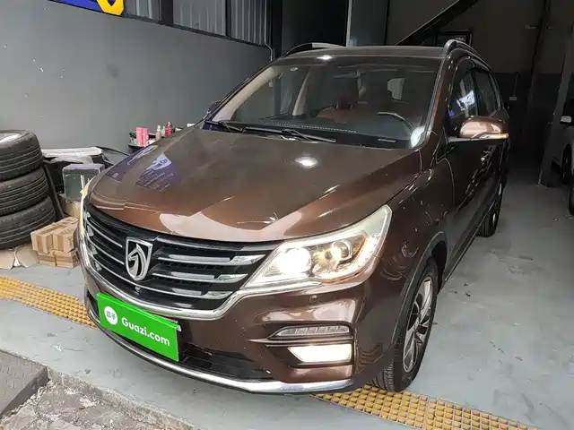 BAOJUN 560 2018