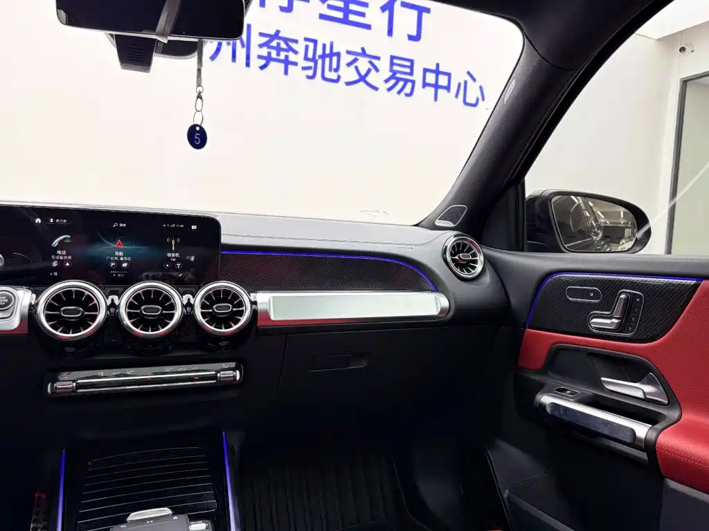 Mercedes-Benz GLB AMG — миниатюра 18