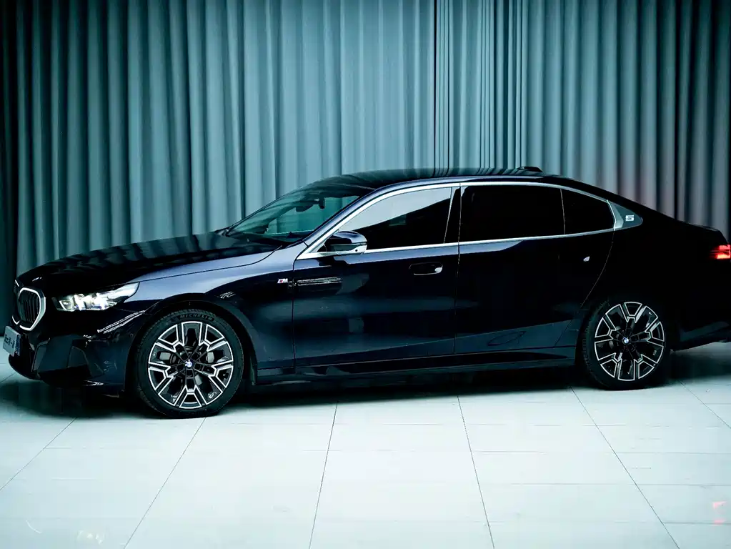 BMW 5 Series 2025