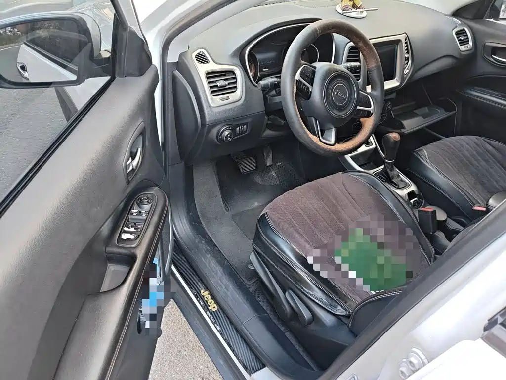 Jeep Compass — миниатюра 12