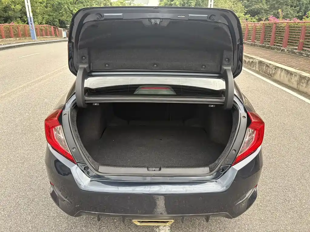 Honda Civic — миниатюра 18
