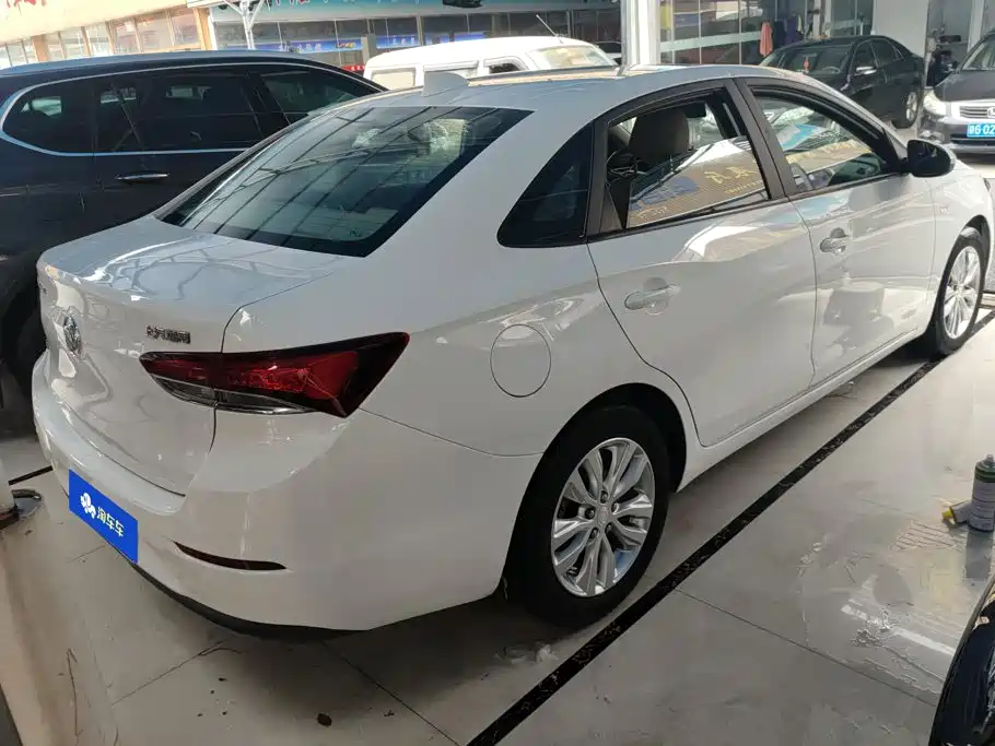 Buick Excelle — миниатюра 3