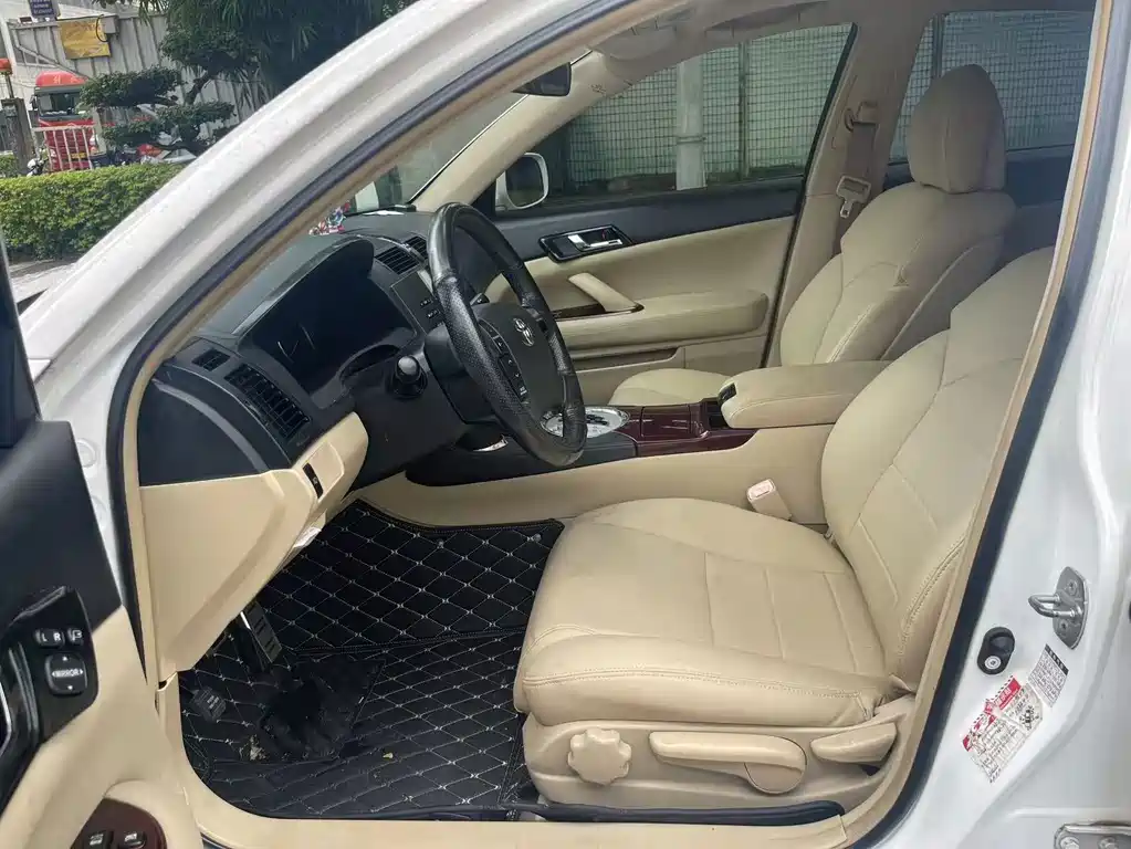 Toyota Reiz — миниатюра 7