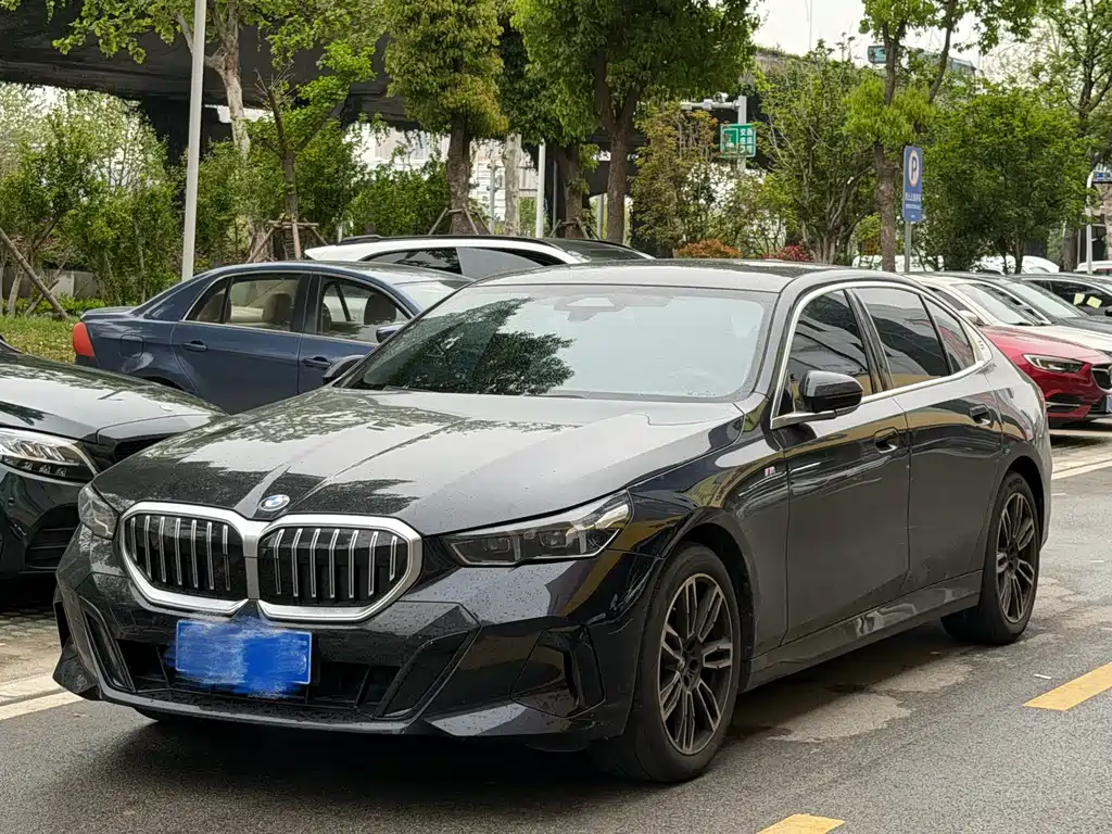 BMW 5 Series 2024