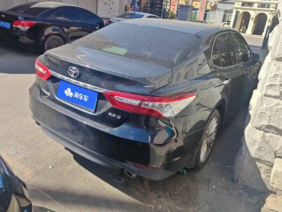 Toyota Camry — миниатюра 3
