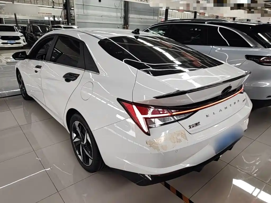 Hyundai Elantra — миниатюра 5