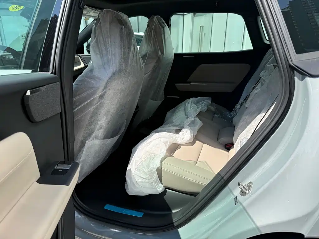 Volvo XC70 PHEV — миниатюра 13